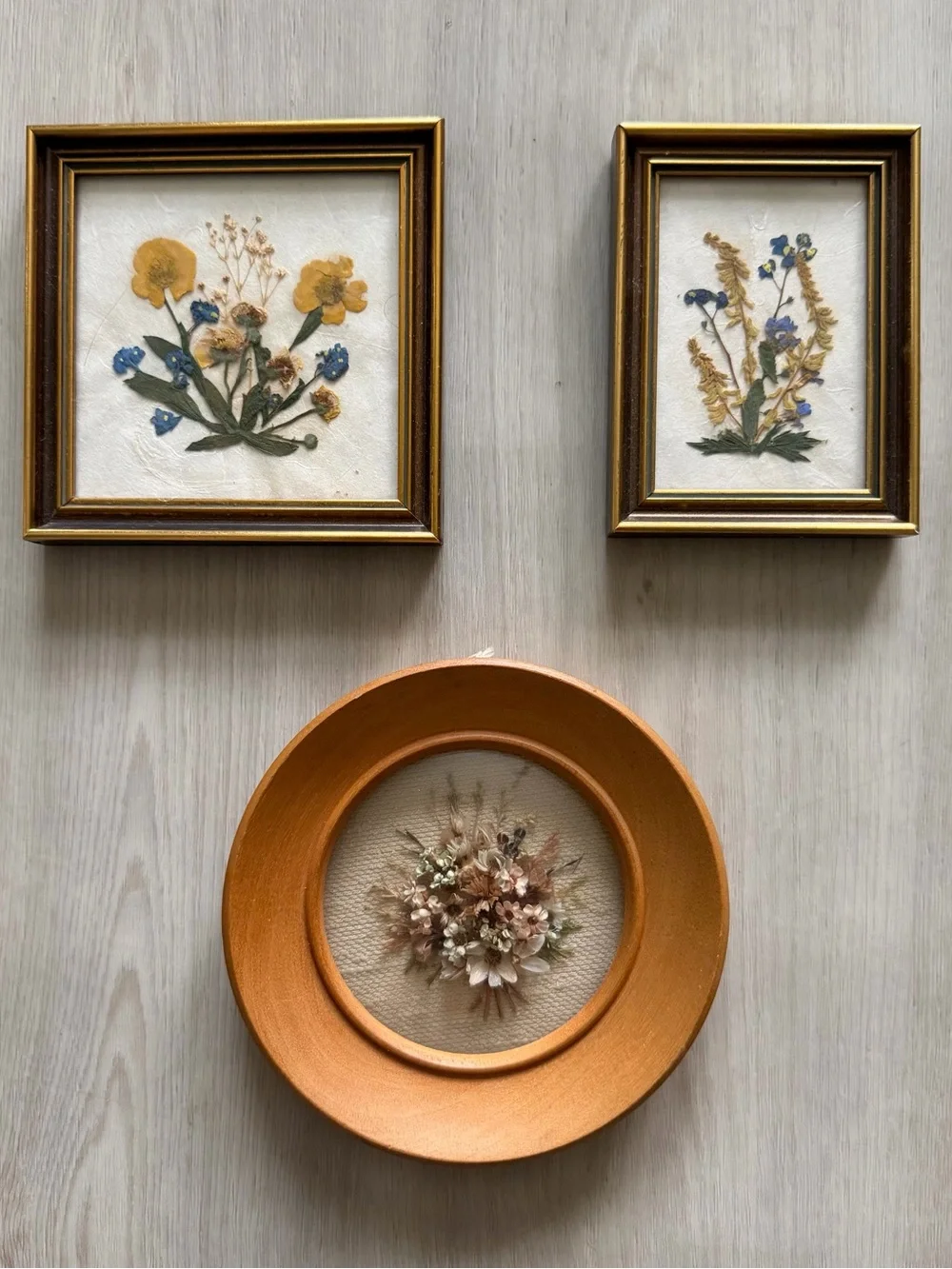 Vintage Wall Art Dried Flowers Round Frame Dome  Glass Handmade Australia